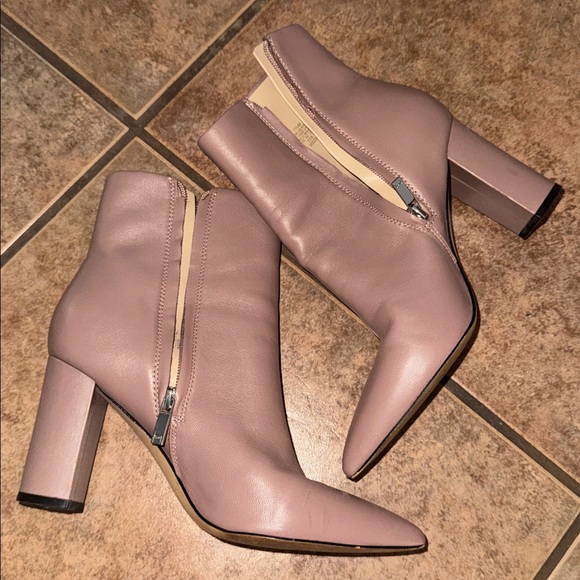 Marc Fisher LTD ulani bootie size 7.5 - Picture 3 of 10